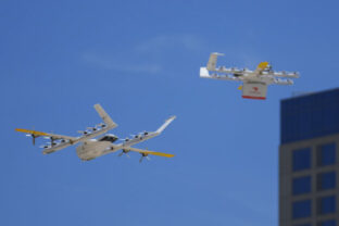 76088_drone_deliveries_17437 640x420.jpg