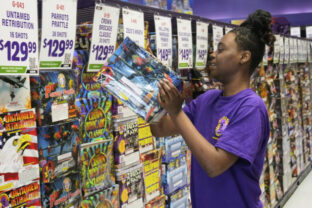 76218_tariffs_fireworks_54279 640x420.jpg