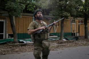 76404_aptopix_russia_ukraine_war_41133 1 640x420.jpg