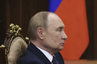 76434_russia_putin_11095 640x420.jpg