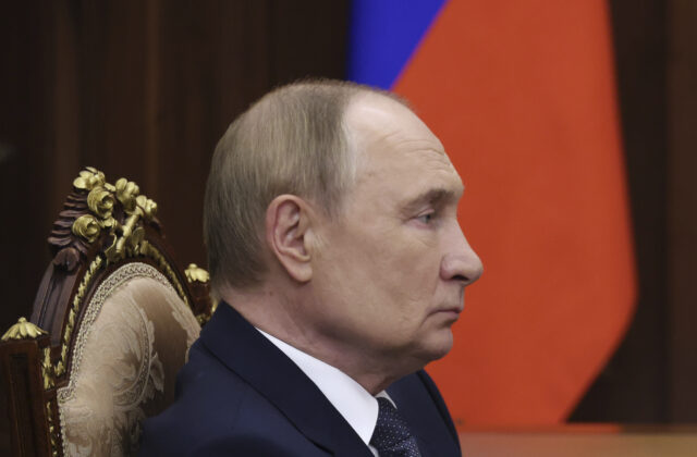 76434_russia_putin_11095 640x420.jpg