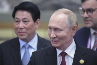 76683_china_russia_vietnam_04577 640x420.jpg