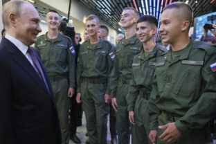 76999_russia_putin_17069 640x420.jpg