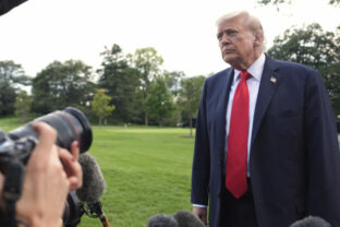 77012_trump_79702 640x420.jpg