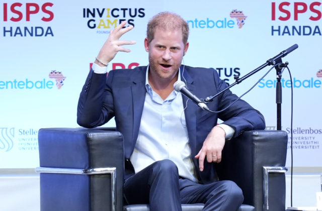 77077_japan_prince_harry_37598 640x420.jpg