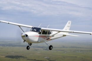 77373_skyhawk_eric flyer 640x420.jpg