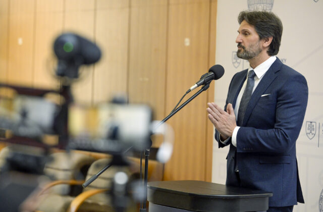 77593_minister obrany robert kalinak smer sd 640x420.jpg