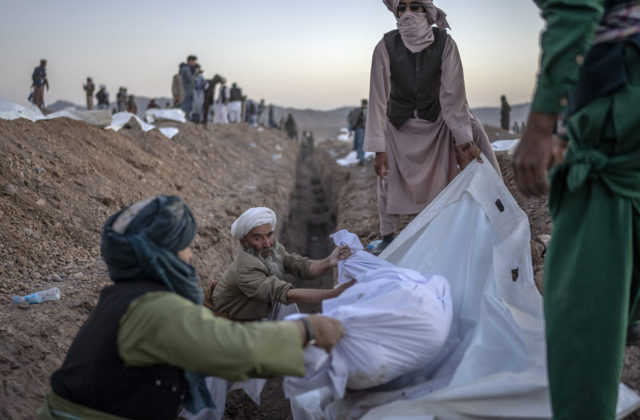 78187_afghanistan_earthquake_73703 640x420.jpg