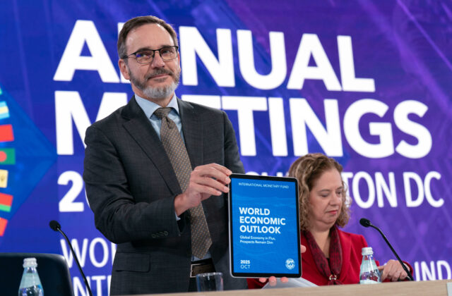 78312_imf_world_economic_outlook_93791 640x420.jpg