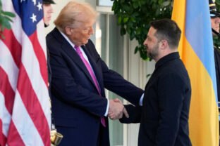 78462_trump_zelenskyy_40404 640x420.jpg