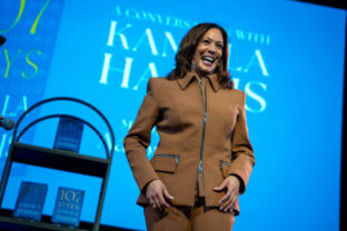 78744_aptopix_harris_book_tour_26568 640x420.jpg