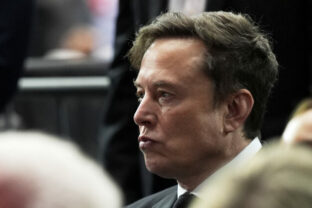 78852_aptopix_charlie_kirk_memorial_26860 640x420.jpg