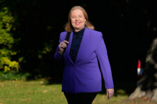 78893_germany_cabinet_47814 1 640x420.jpg