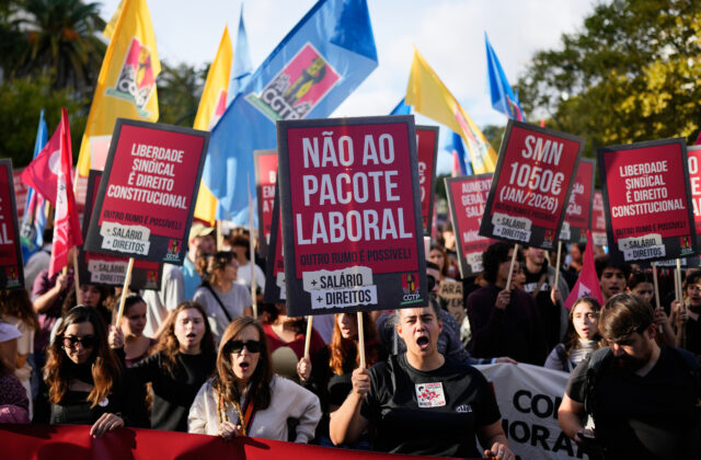 79359_portugal_labour_reform_protest_17425 640x420.jpg