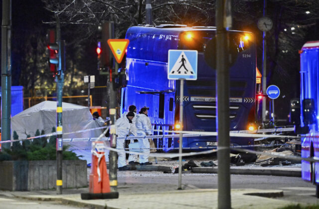 79643_sweden_bus_crash_07521 640x420.jpg