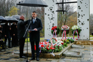 79771_54930025104_b0f4b10d83_c 640x420.jpg