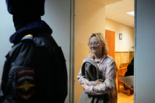 80071_russia_crackdown_32723 640x420.jpg