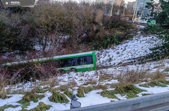 80215_nehoda autobusu v kosiciach stvrtok 27. november 2025 640x420.jpg