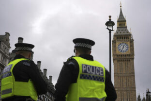 80632_trump_britain_56033 640x420.jpg