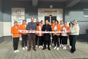 81054_slavnostne otvorenie 24_7 v novoti 640x420.jpg