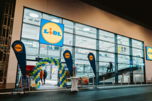 81165_djm00302 640x420.jpg