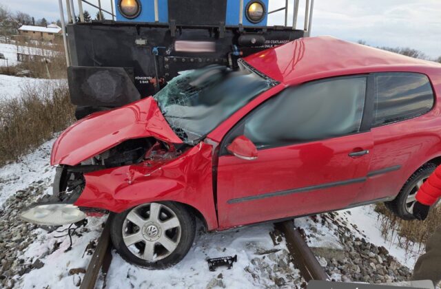 81653_zrazka rusna s autom v dolnych nasticiach v okrese banovce nad bebravou 640x420.jpg