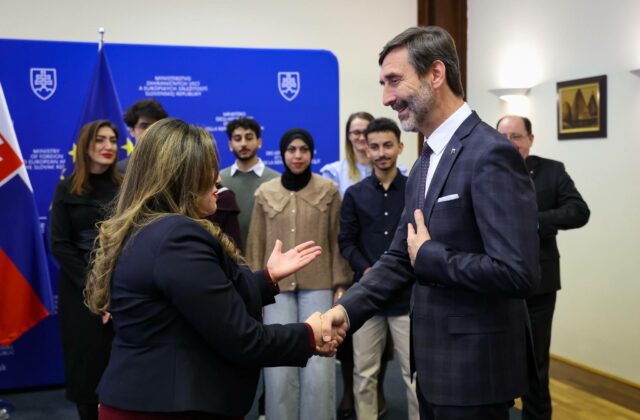 81916_617316837_1194124049547085_542323767556669907_n 640x420.jpg