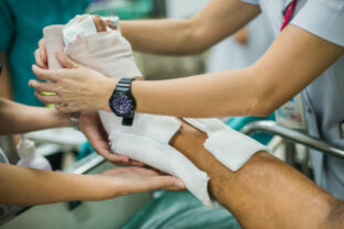 82346_zlomena noha poistovacie podvody 640x420.jpg