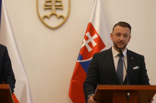 82431_estok 640x420.jpg