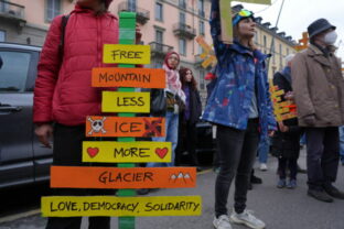 82476_milan_cortina_olympics protest_40410 640x420.jpg