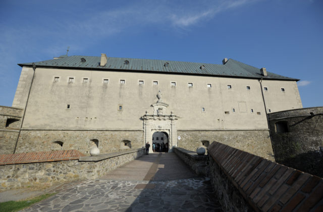 82493_cerveny kamen 640x420.jpg