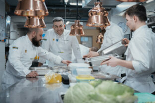 82820_metro akademia_mentori 640x420.jpg