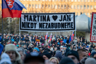 82826_protest12 640x420.jpg