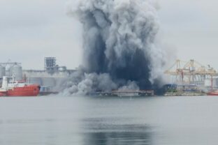 88793_romania_port_drone_blast_67254 640x420.jpg