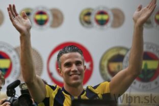 89043_van persie chce v turecku vyhravat dojali ho tisice fanusikov 640x420.jpg