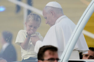 89195_spain_pope__95_ 640x420.jpg
