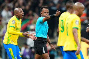 89259_wcup ref_denied_entry_soccer_8_28 640x420.jpg