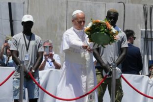 89351_spain_pope_47865 640x420.jpg