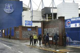 89362_britain_everton_liverpool_posponed_26967 scaled 1 640x420.jpg