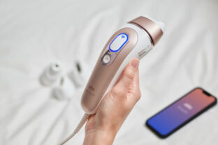 89742_bed_pl7_hand_head_phone_0171 640x420.jpg