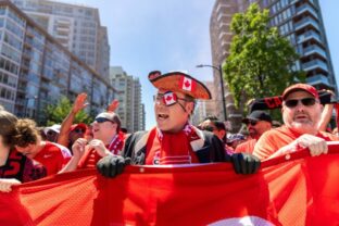 90049_qatar_canada_wcup_soccer_28659 640x420.jpg