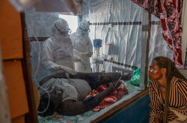 90118_aptopix_congo_ebola_72283 640x420.jpg