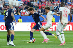 90166_morocco_scotland_wcup_soccer_3_32_ 640x420.jpg