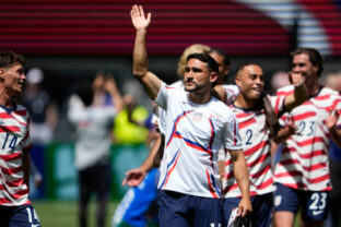 90175_australia_us_wcup_soccer_81151 640x420.jpg