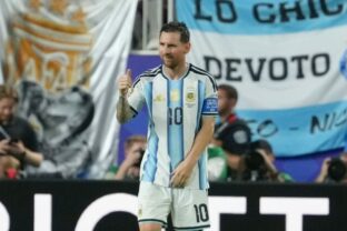 90242_algeria_argentina_wcup_soccer_14997 640x420.jpg
