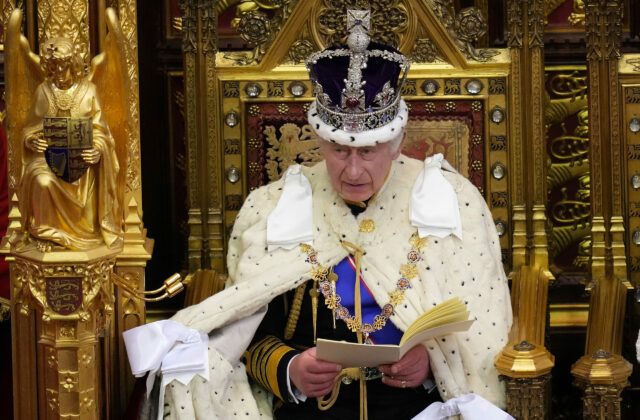 90786_aptopix_britain_politics_kings_speech_57894 scaled 1 640x420.jpg