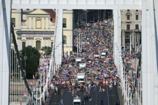90929_hungary_pride_87458 640x420.jpg