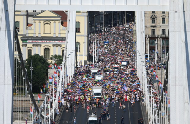 90929_hungary_pride_87458 640x420.jpg