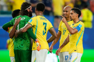91032_brazil_scotland_wcup_soccer_49_55 640x420.jpg