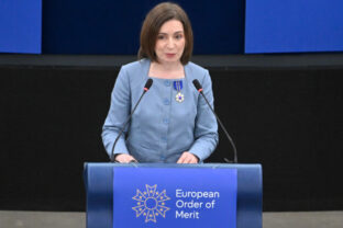 91456_france_eu_order_of_merit_prize_79918 640x420.jpg